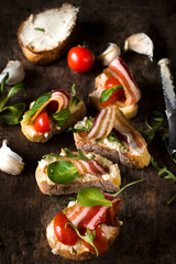 Bruschetta with bacon