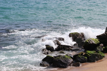 Камни на пляже у моря