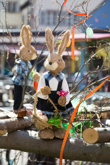 Lapin et décoration au marché de Pâques