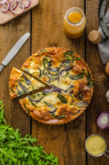 Polenta quiche with red onion and herbs - 81821350