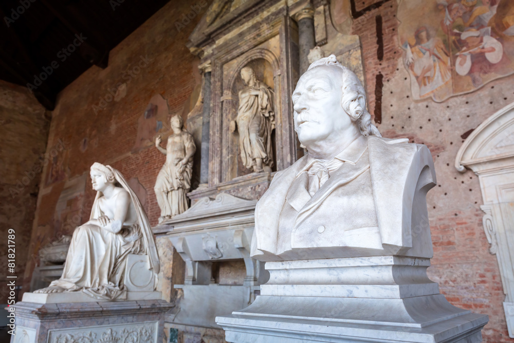 Wall mural Sculpture in the Monumental Cemetery at the Leaning Tower of Pis