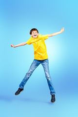 Obraz premium jumping boy
