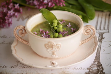 soup - cream- peas - slow food
