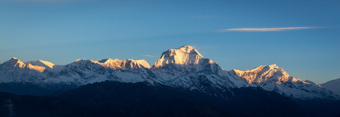 Panorama van de Himalaya in de lente van Nepal