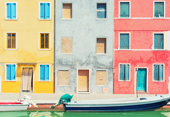 Fototapeta na wymiar Colorful houses in Burano, Italy.