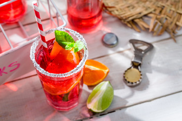Cold summer drink with mint leaf - obrazy, fototapety, plakaty