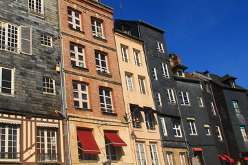 Façade d'ardoise à Honfleur, France