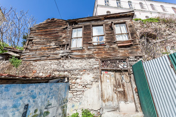 verfallenes Haus in der Altstadt von Istanbul