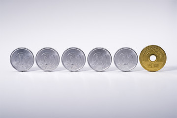5円と1円の日本の通貨