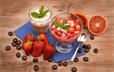 COCKTAIL AND DESSERT OF STRAWBERRIES