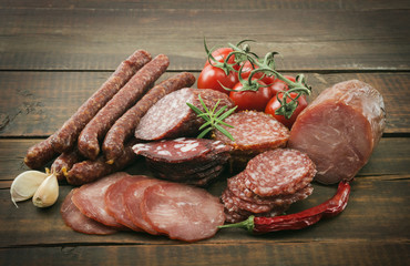 Smoked sausage with rosemary and peppercorns