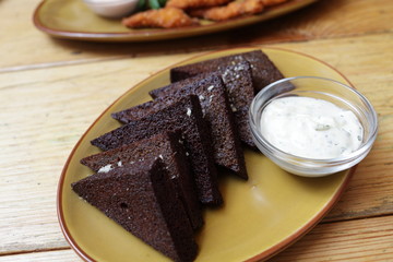 Black garlic croutons