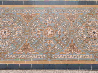 ロサンゼルス　シティーホール　壁のタイル装飾