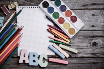 Naklejka premium Paints and pencils