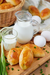 Baked pasty filled with egg and green onion