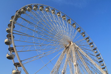 Grande roue du vieux port de Marseille, France
