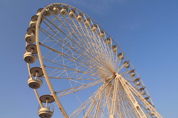 Grande roue du vieux port de Marseille, France