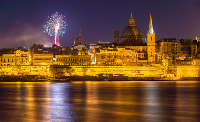 Fototapeta na wymiar View of Valletta with fireworks on Easter 2015 - Malta