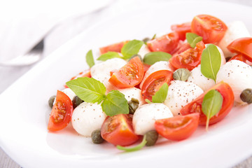 tomato salad with mozzarella
