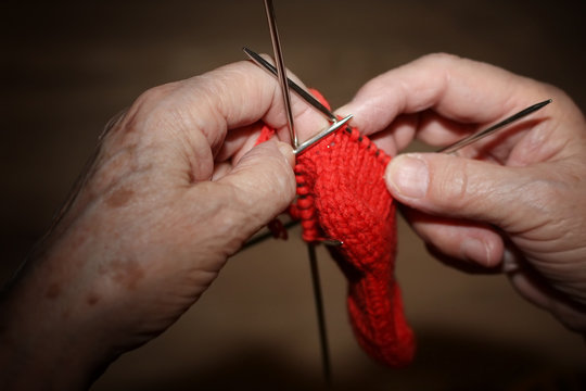 hand knitting socks