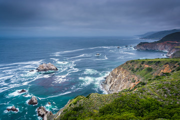 Fototapeta na wymiar View of the rocky Pacific Coast in Big Sur, California.