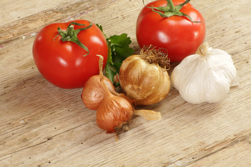 ail, échalotes et tomates 21042015
