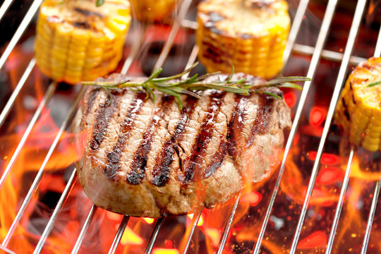 Steak fleisch auf dem Grill