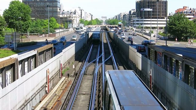 Metro, La D&eacute;fense - Paris