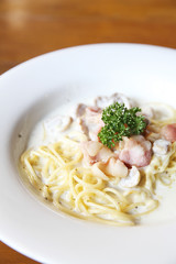 spaghetti white sauce with bacon