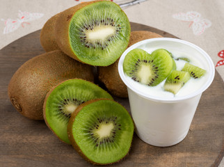 yogurt with kiwi