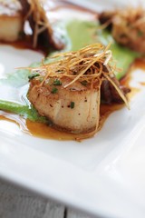pan fpan fried scallops plated appetizer starter