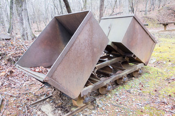 gold ore mining cart
