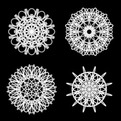 Ornament round set with mandala