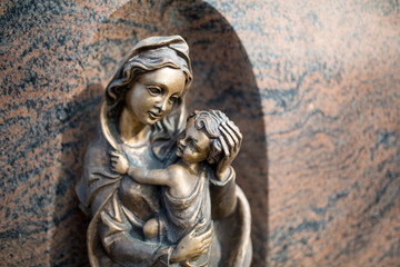 Marienfigur mit Kind