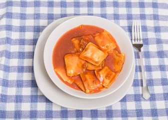 Ravioli in Tomato Sauce