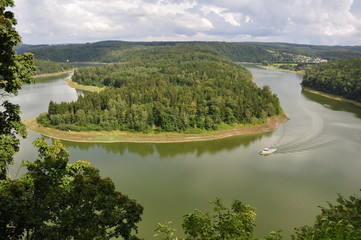 Obraz premium Saalebogen - Blick vom Heinrichstein