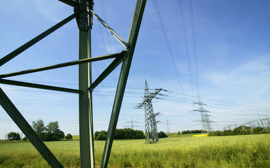 Strommast, Stromleitung