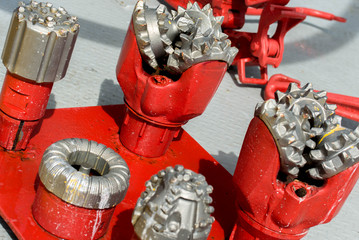 drill bits for oil and gas extraction
