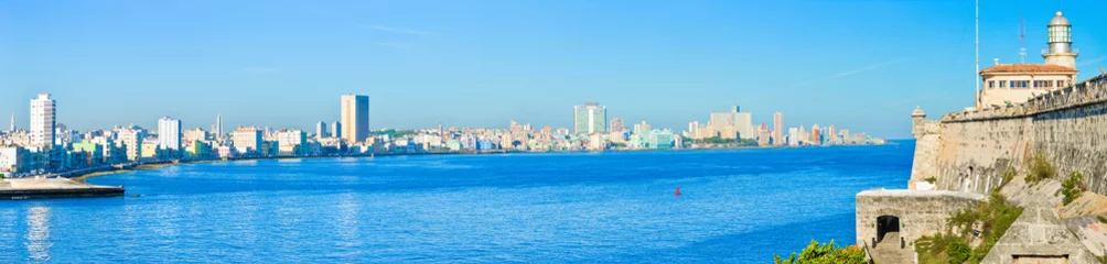 Foto op Plexiglas anti-reflex The Havana skyline including el Morro castle © kmiragaya