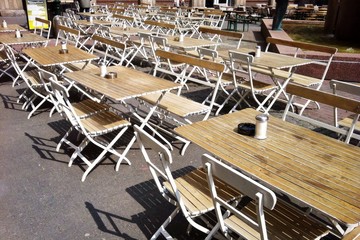 Terrasse mit Stühlen