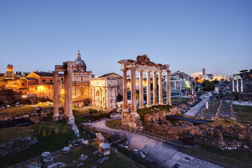 Fototapeta na wymiar Roman Forum by night light