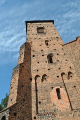 Fototapeta na wymiar Romańska wieża