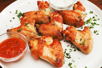 Chicken wings with sauce