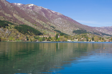 Naklejka na ściany i meble Lago di Scanno in Abruzzo