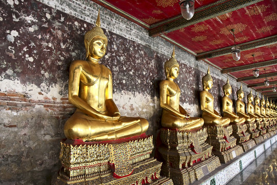 A golden Buddha statues
