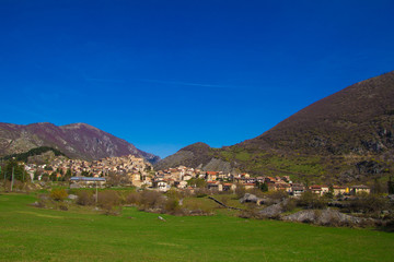 Fototapeta na wymiar Foto panoramica di Villalago