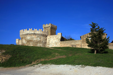 Fototapeta na wymiar Toscana,Populonia,Livorno,il castello.