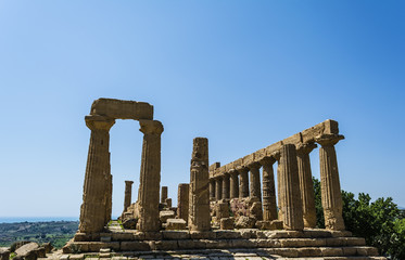 Fototapeta premium Ancient Greek Temple of Juno God, Agrigento, Sicily, Italy