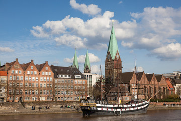 Historisches Segelschiff an der Weser in Bremen, Deutschland © philipus