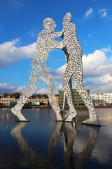 Fototapeten Molecule Man sculpture on the Spree river in Berlin © karnizz